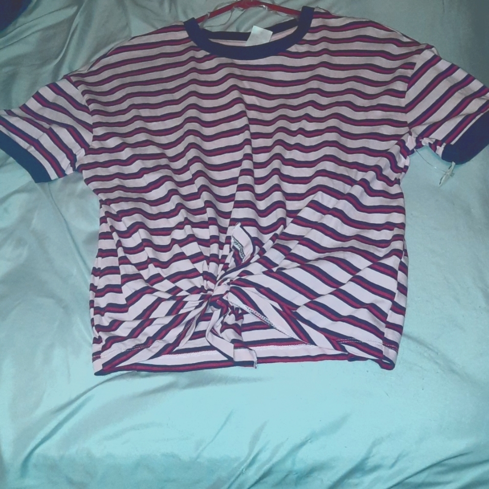 NoBoundaries casual t-shirt